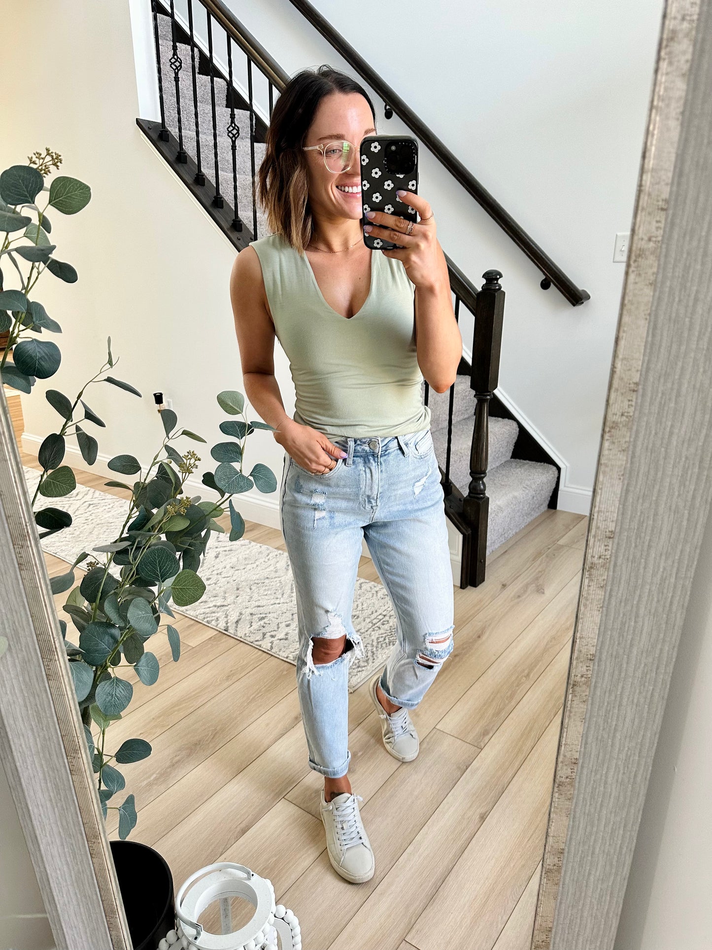 Vervet by Flying Monkey Stand Out Full Size Distressed Cropped Jeans