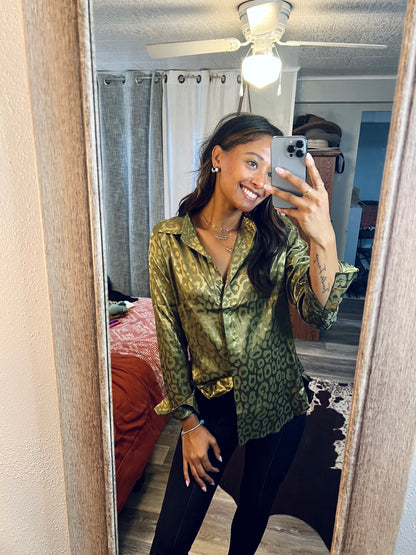 Stylish Leopard Collared Shirt