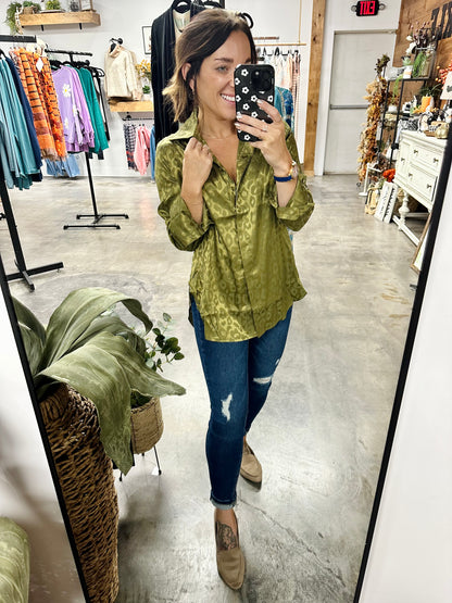 Stylish Leopard Collared Shirt