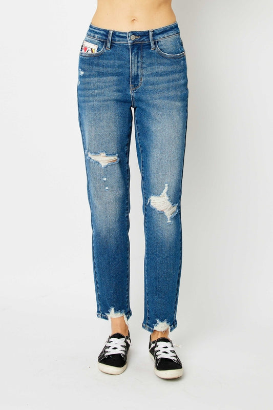 Judy Blue Queen Of Hearts Distressed Boyfriend Fit Jeans