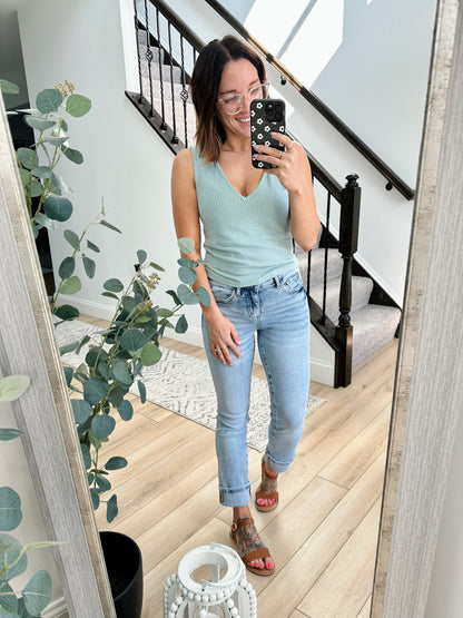 Lovervet Andrea Midrise Crop Straight Jeans