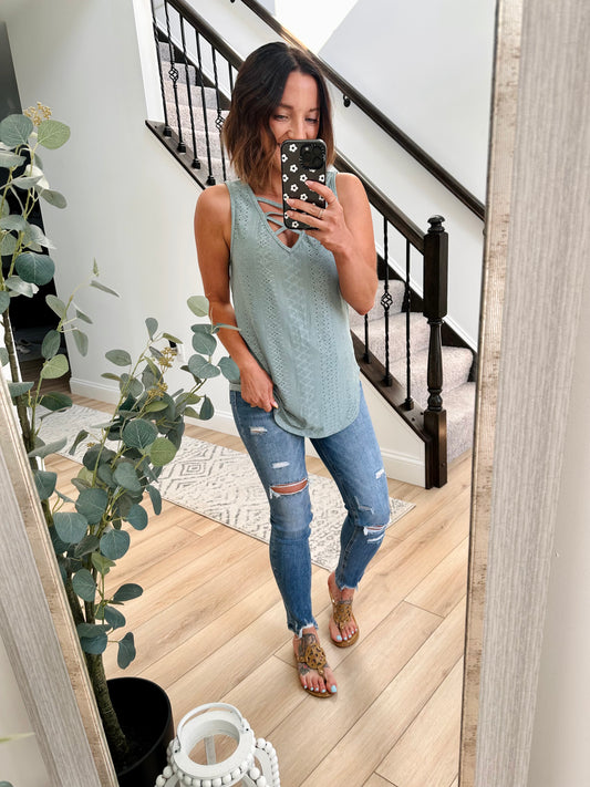 Crisscross Tank